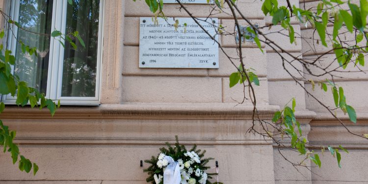 A meghurcolt zsidóságra emlékeztek
